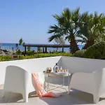 Mackenzie Castella Beachfront Apartment Larnaca