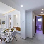 Mackenzie Castella Beachfront *