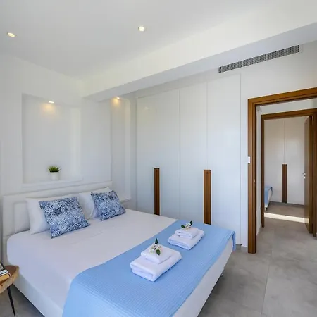 Mackenzie Castella Beachfront Appartamento Larnaca