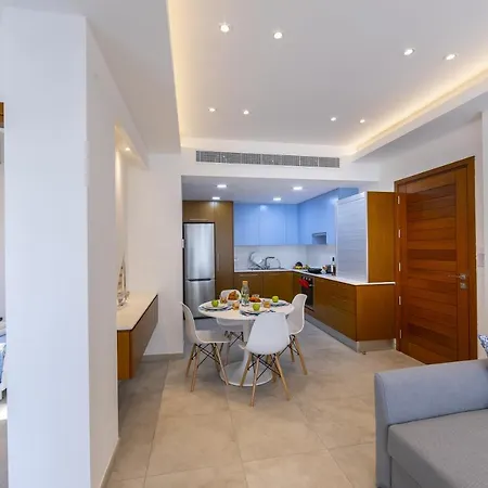 Mackenzie Castella Beachfront Larnaca