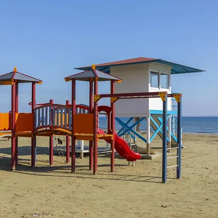 Mackenzie Castella Beachfront Appartement Larnaca