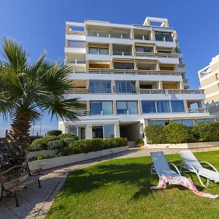 Mackenzie Castella Beachfront Appartamento Larnaca