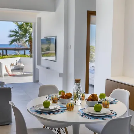 Mackenzie Castella Beachfront Appartamento Larnaca