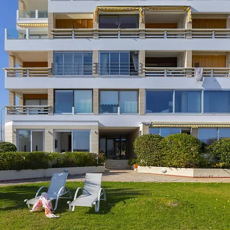 Mackenzie Castella Beachfront * Larnaca