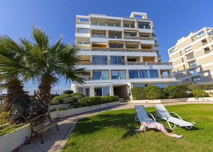 Mackenzie Castella Beachfront Апартаменти Ларнака