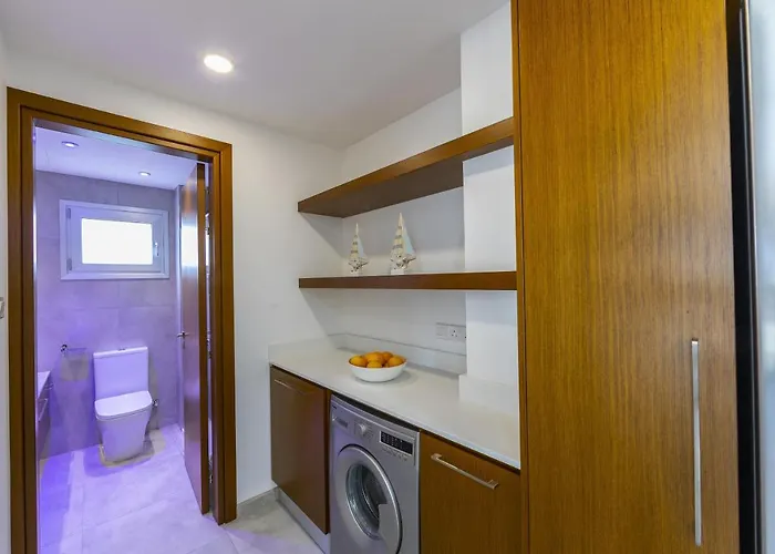 Mackenzie Castella Beachfront Апартаменти *