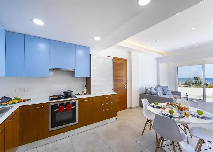 Mackenzie Castella Beachfront Апартаменти *