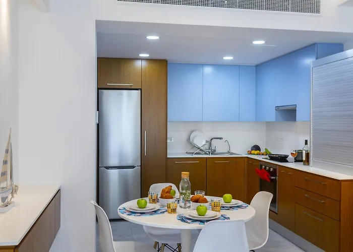 Mackenzie Castella Beachfront * Ларнака