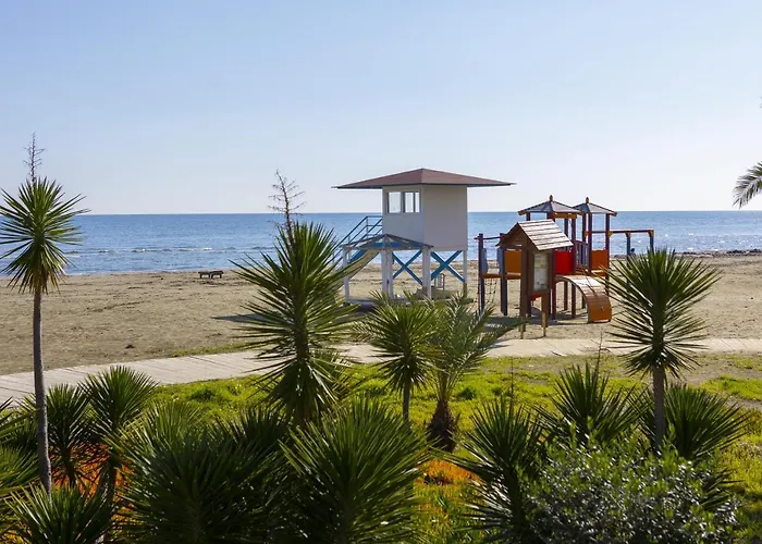 Апартаменти Mackenzie Castella Beachfront